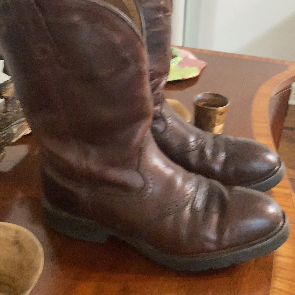 Men’s TWISTED X brown steel toe pull on dress boots. Perfect condition, like new